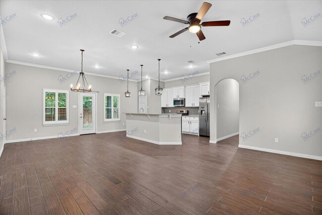 Photo - 1310 Yale St