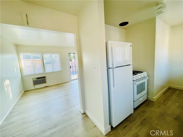 Photo - 731 S Almansor St