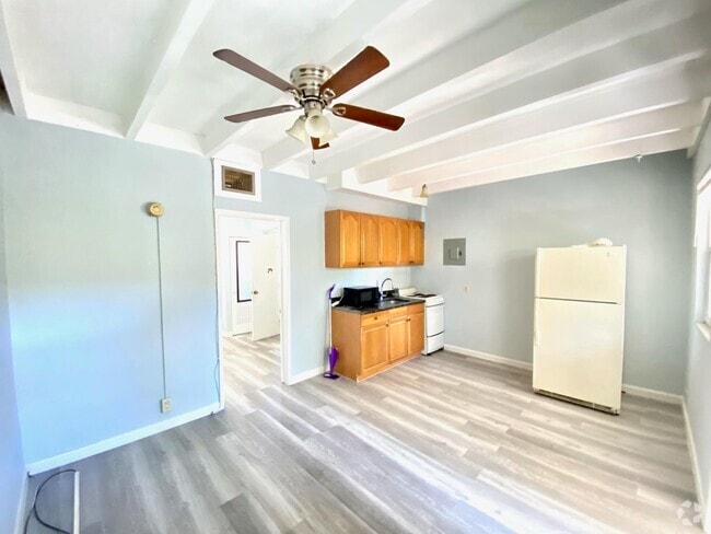 Building Photo - 527 48th St Unit 2 Rental