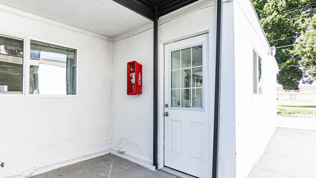Photo - 711 W Provential Dr Apartments