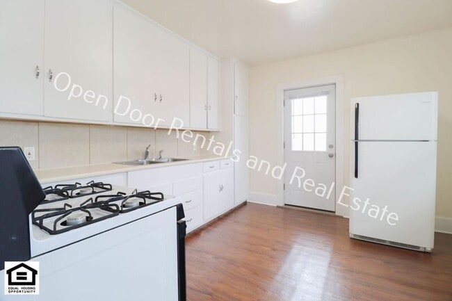 Photo - 204 1/2 W Houston