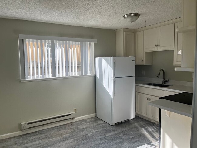 Photo - 526 California St