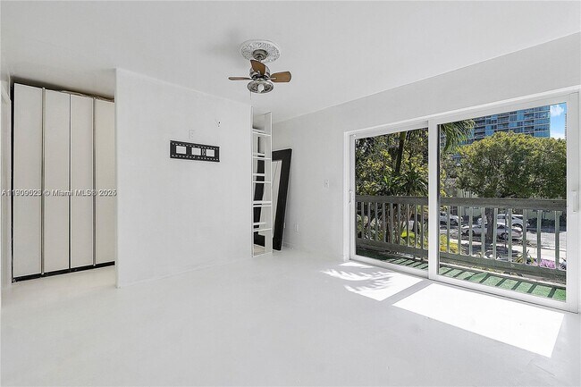 Photo - 517 NE 38th St