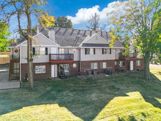 Building Photo - Clover Acres- 3615 61st St. Rental