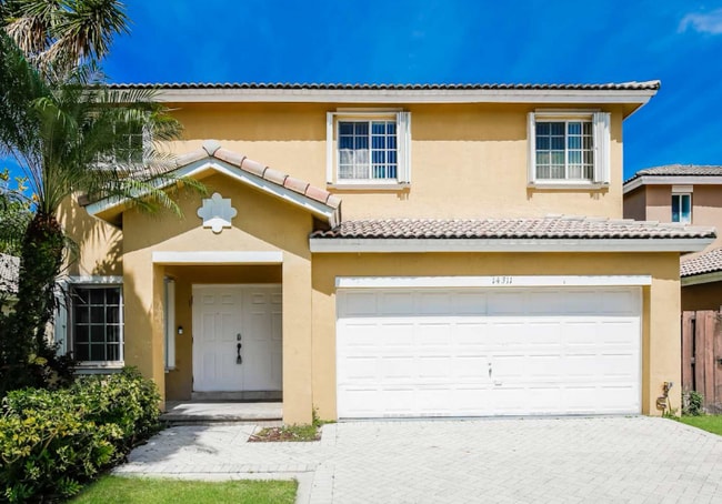 Building Photo - 7215 SW 16th St Rental