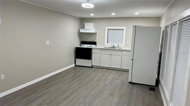 Photo - 4502 West Ln Unit A