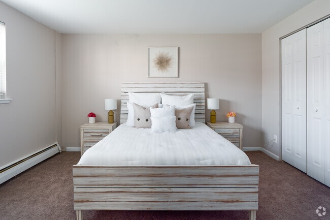1BR, 1BA 550SF