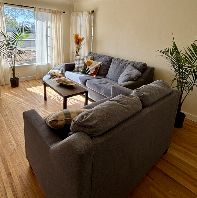 Photo - 708 N Monterey Ave Casa