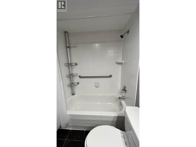 Photo - 737 Robinson St