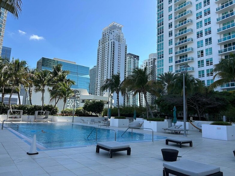 Photo - 950 Brickell Bay Dr