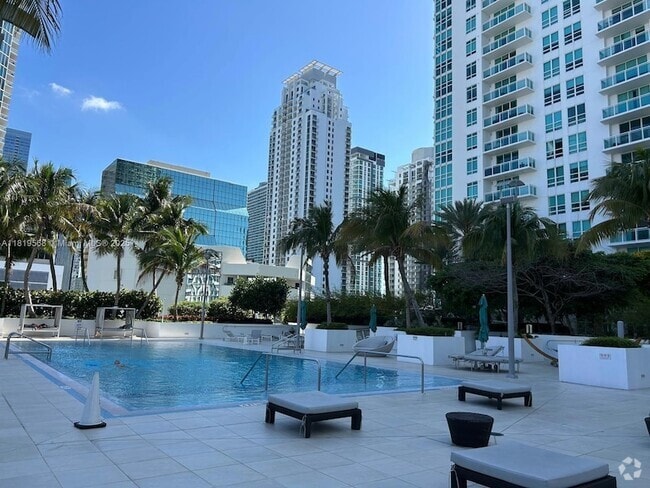 Building Photo - 950 Brickell Bay Dr Unit 3402 Rental