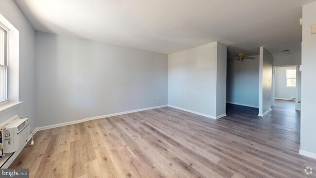 Building Photo - 758-758 E 25th St Unit B18 Rental