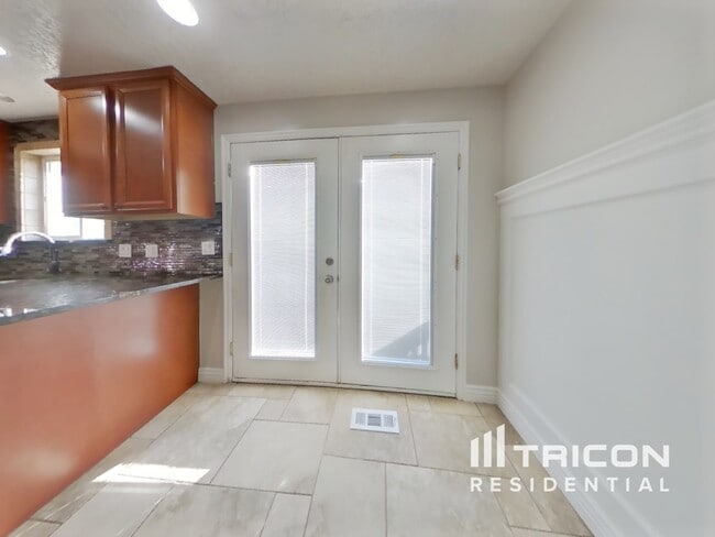 Photo - 1370 N 4700 W