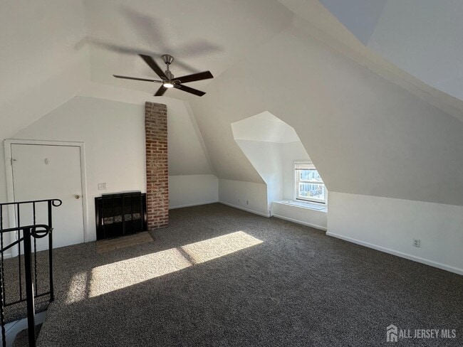 Photo - 511 Grove St