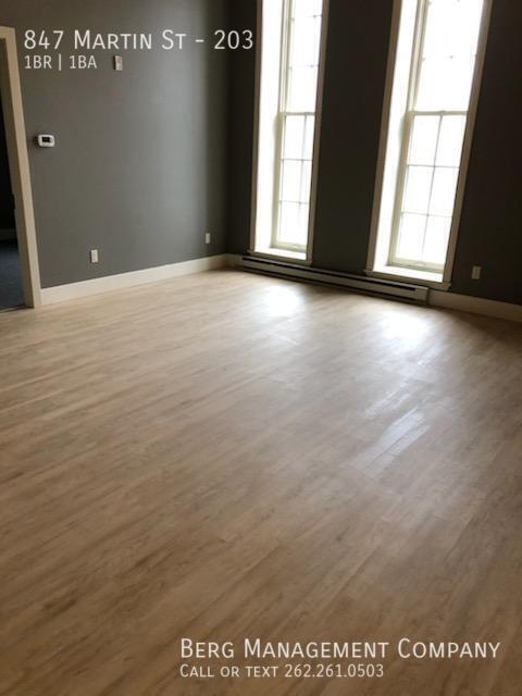 Building Photo - 847 Martin St Unit 203