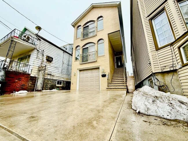 Building Photo - 91 W 20th St