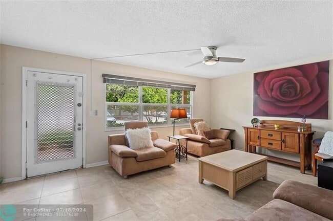 2301 Lucaya Ln G1  