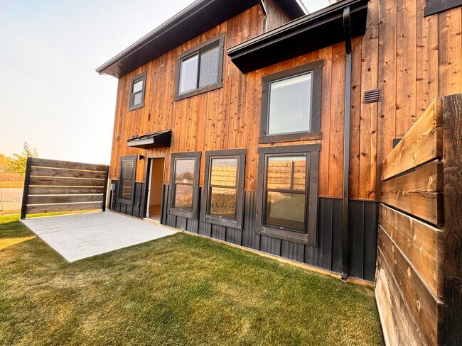 Photo - Modern, Spacious 3-Bedroom Townhome in the...