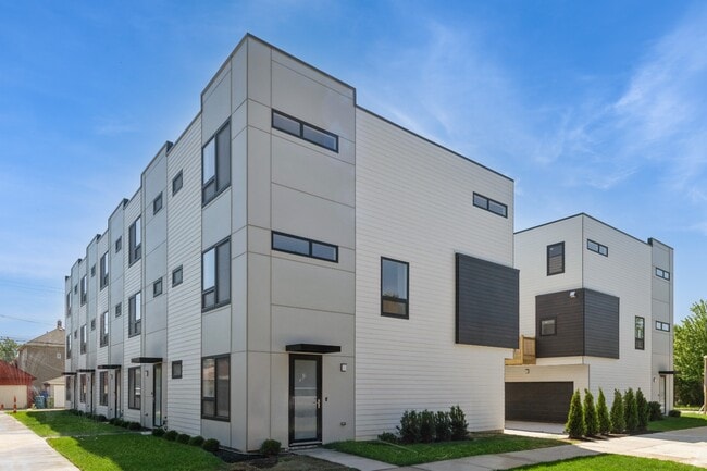 Building Photo - Forest Park - New Construction Luxury Townhomes!