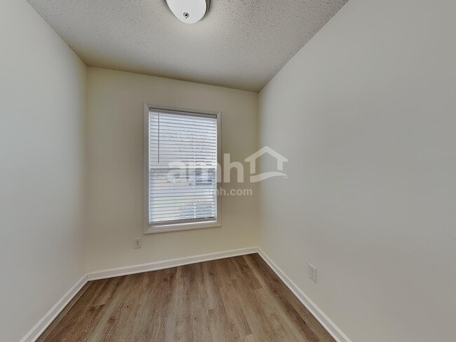 Photo - 105 Bristol View Cir