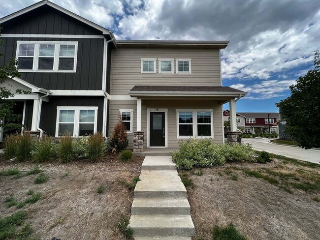 Building Photo - Beautiful 3 bed, 3 bath Townhome in West W...