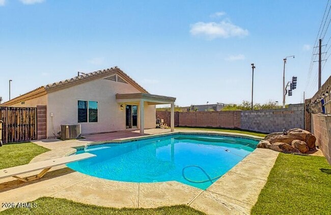 Building Photo - 23765 W Desert Bloom St