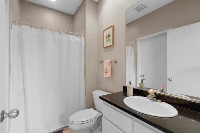 Photo - 2533 N Ashland-2D Unit 2D