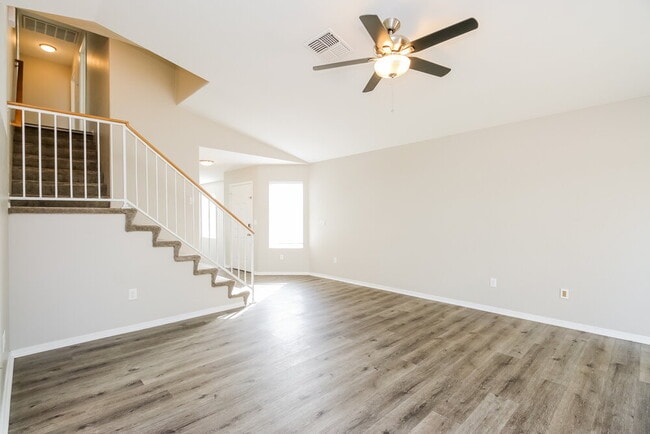 Photo - 1042 N Blackbird Dr