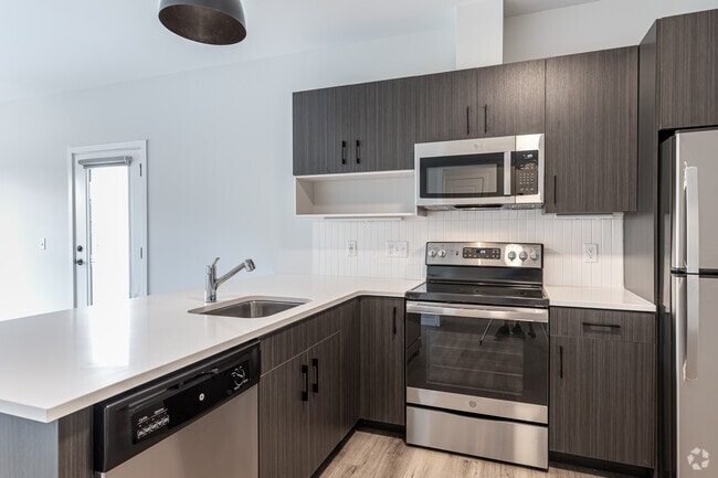 1BR, 1BA - Rosewood - 795SF - Kitchen