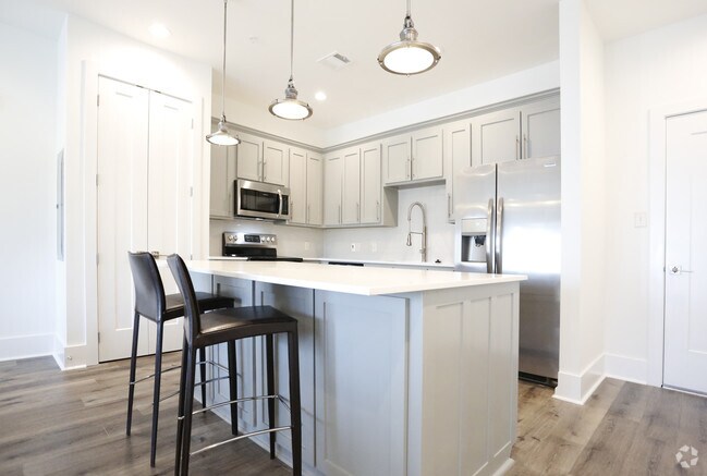 2BR/2BA -1,143SF