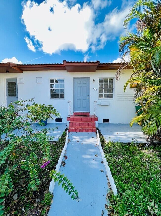 Building Photo - 600 SW 16th Ave Rental