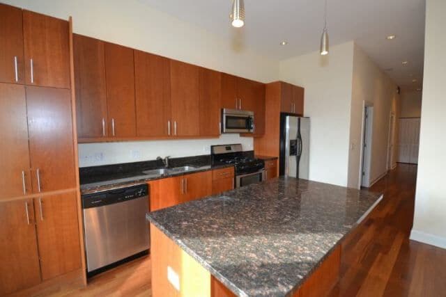 Photo - 1354 W Augusta Blvd Unit 201