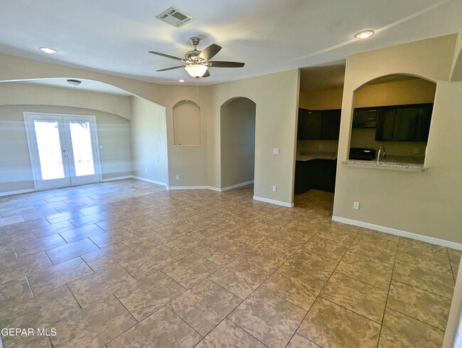 Photo - 1001 Half Moon Pass