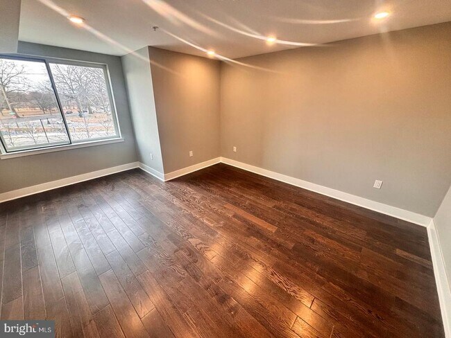 Photo - 3255 Ridge Ave