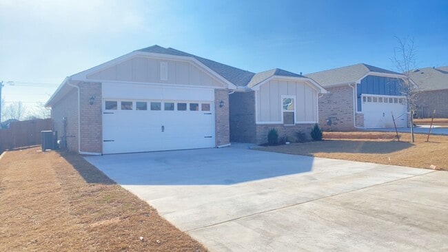 Photo - 3 Bedroom 2 Bathroom 2 Car Garage Home in Oakdale School District