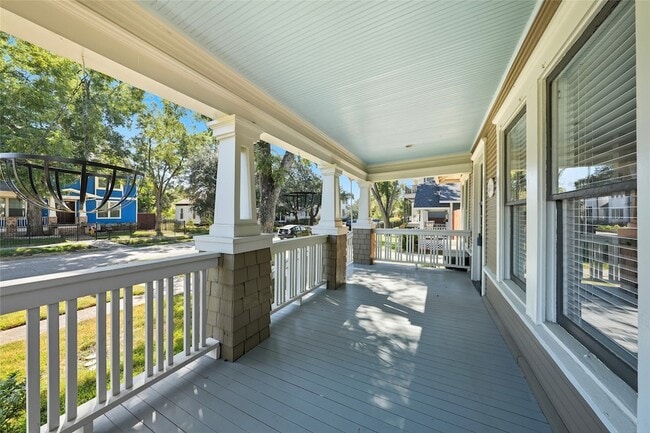 Photo - 601 W 18th St