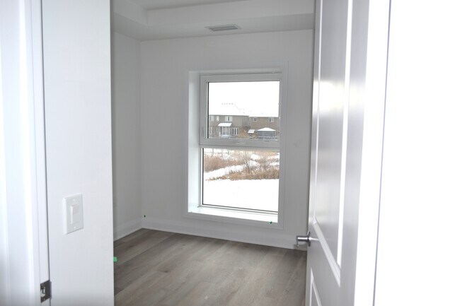 Photo - 1936 Rymal Rd E Unit 218