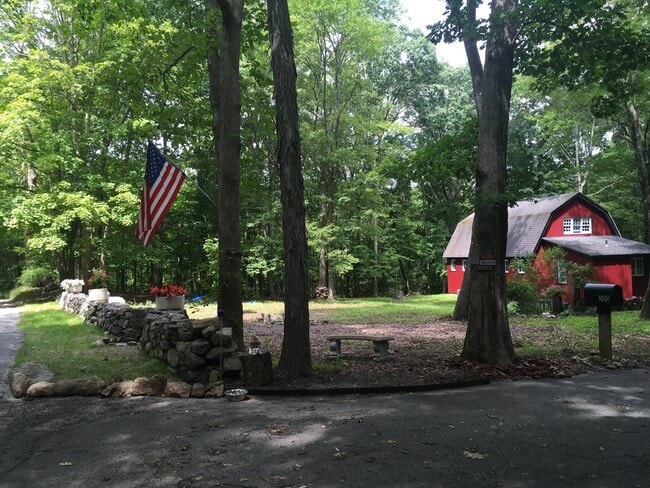 Photo - 300 Chestnut Hill Rd