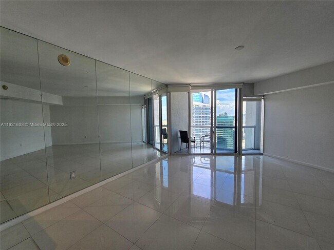 Photo - 475 Brickell Ave Unit 4908