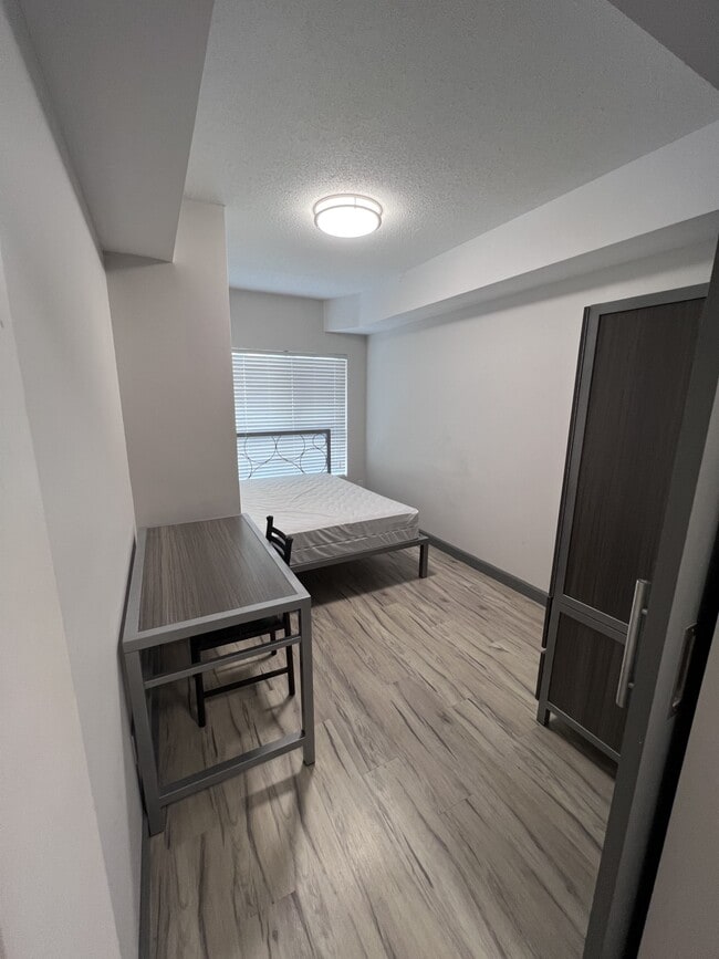 Photo - 258A-258A Sunview St