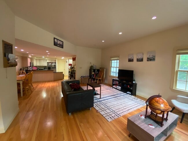 Photo - 231 Maverick St Condo Unit 1