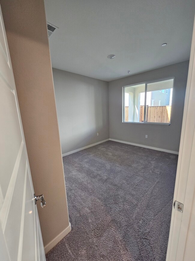 Downstairs Bedroom - 5382 Shenandoah Valley Ln