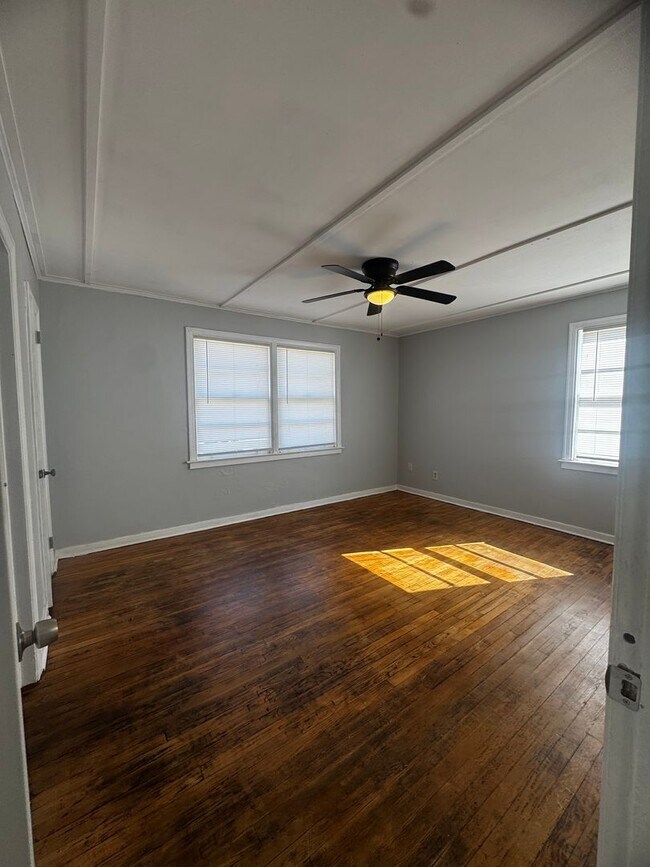 Photo - 3544 Southmont Dr