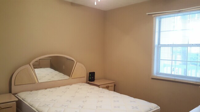 Photo - 541 White River Dr Unit 16E