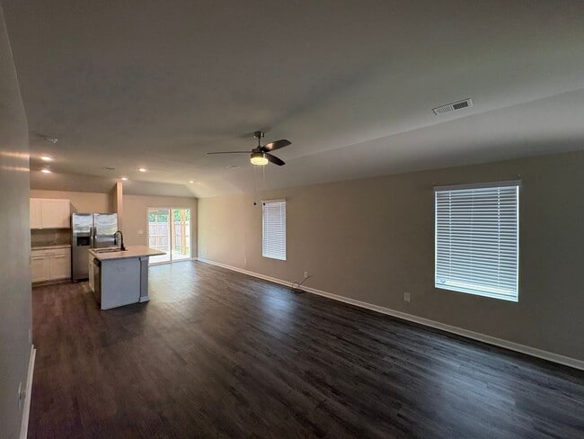 Photo - 3 bed, 2 bath available for rent now!