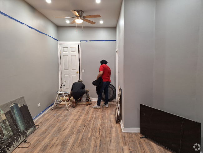 Building Photo - 1639 S Homan Ave Rental