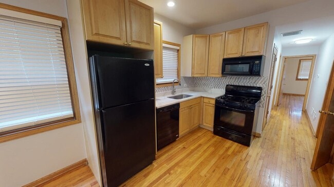 Photo - 1458 W Cortez St