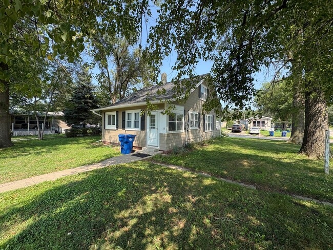 Photo - 2209 Hawthorne Ave