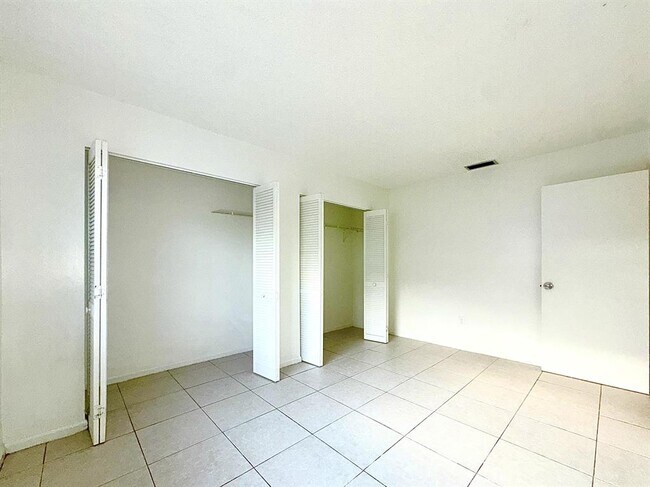 Photo - 800 NE 14th St