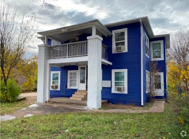 Building Photo - 1725 State St Rental